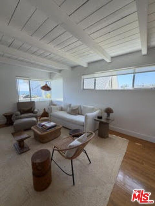 25119 Malibu Rd - Photo 3 of 18