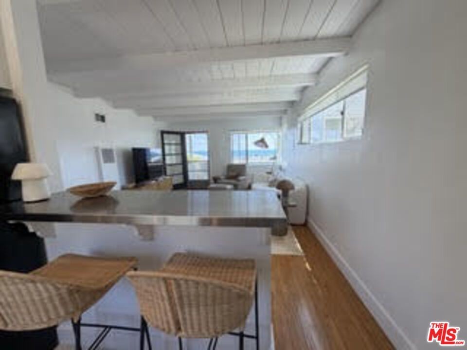 25119 Malibu Rd - Photo 6 of 18