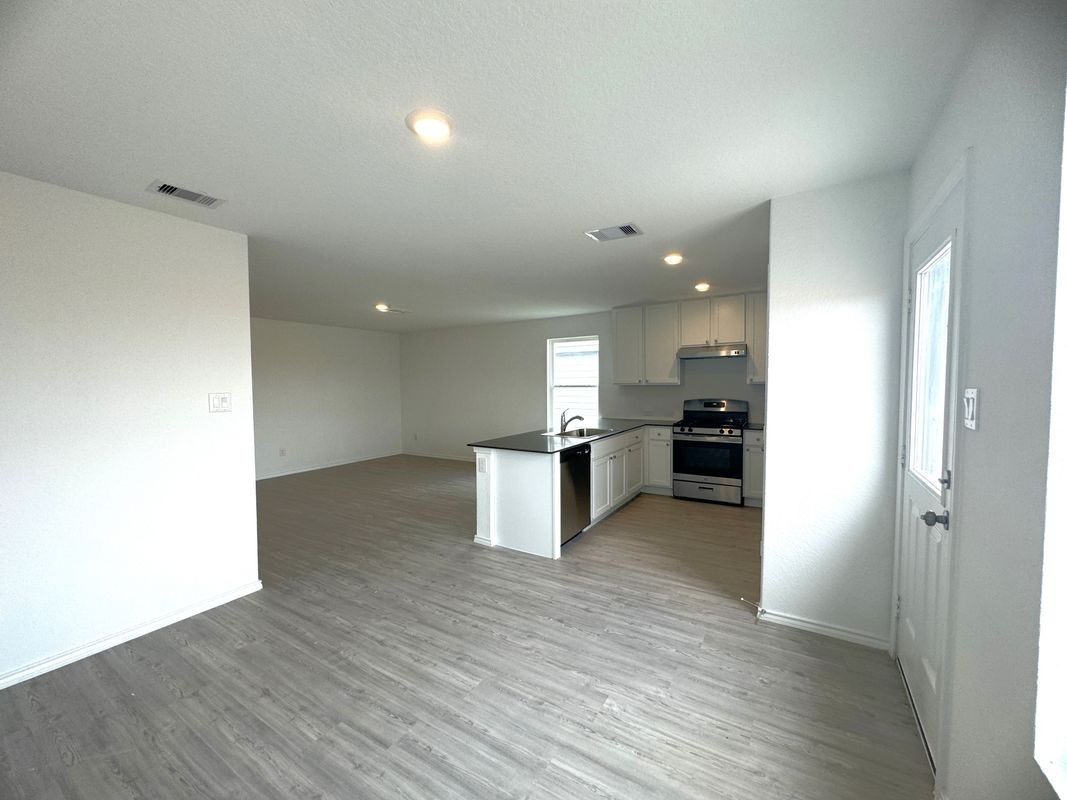 2657 Winterfell St - Photo 4 of 20