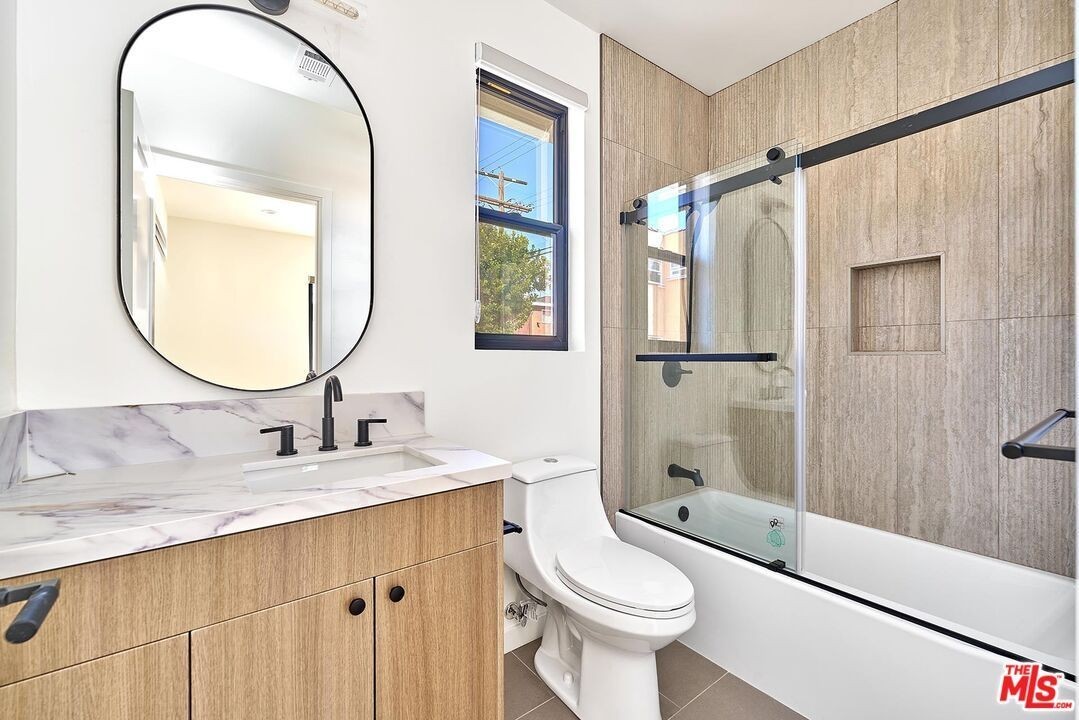 1616 Hauser Blvd - Photo 4 of 13