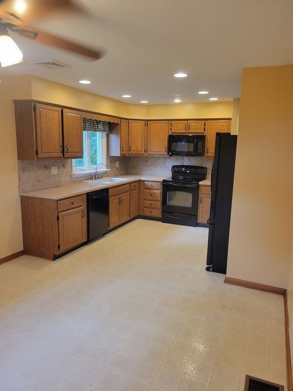 208 Glenview Ave - Photo 5 of 10