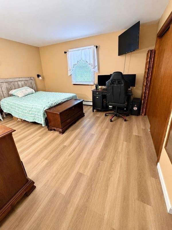 260 Houston St - Photo 4 of 7