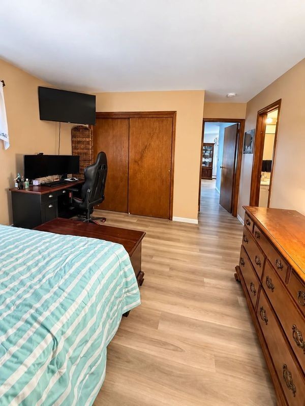260 Houston St - Photo 5 of 7