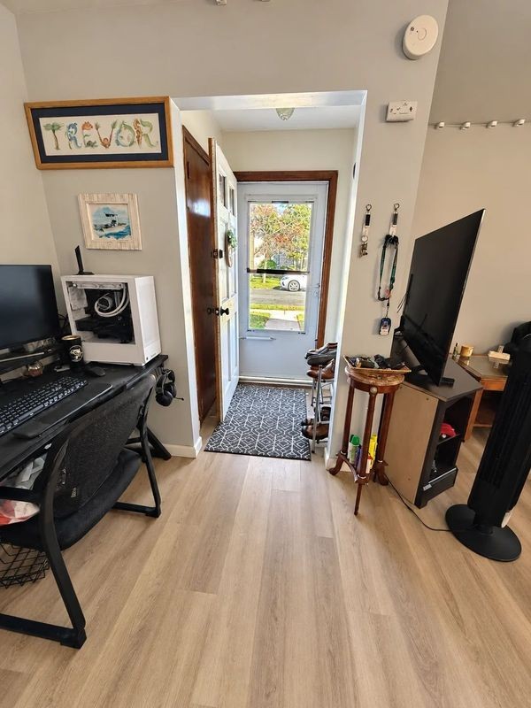 260 Houston St - Photo 6 of 7