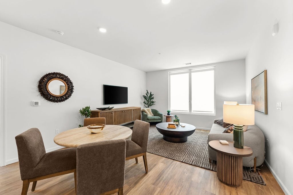 River's Edge Residences - Photo 5 of 50