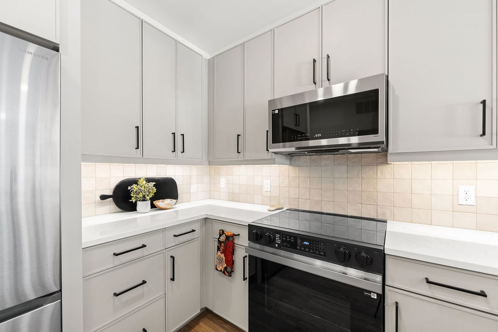 River's Edge Residences - Photo 7 of 50
