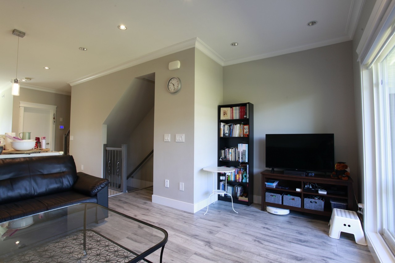 9560 Alexandra Road #3 - Photo 5 of 15