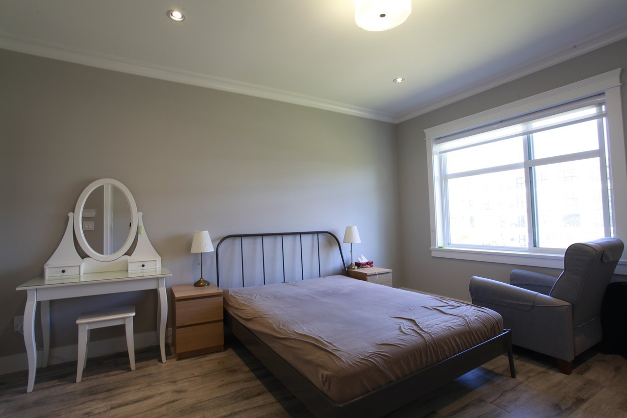 9560 Alexandra Road #3 - Photo 7 of 15