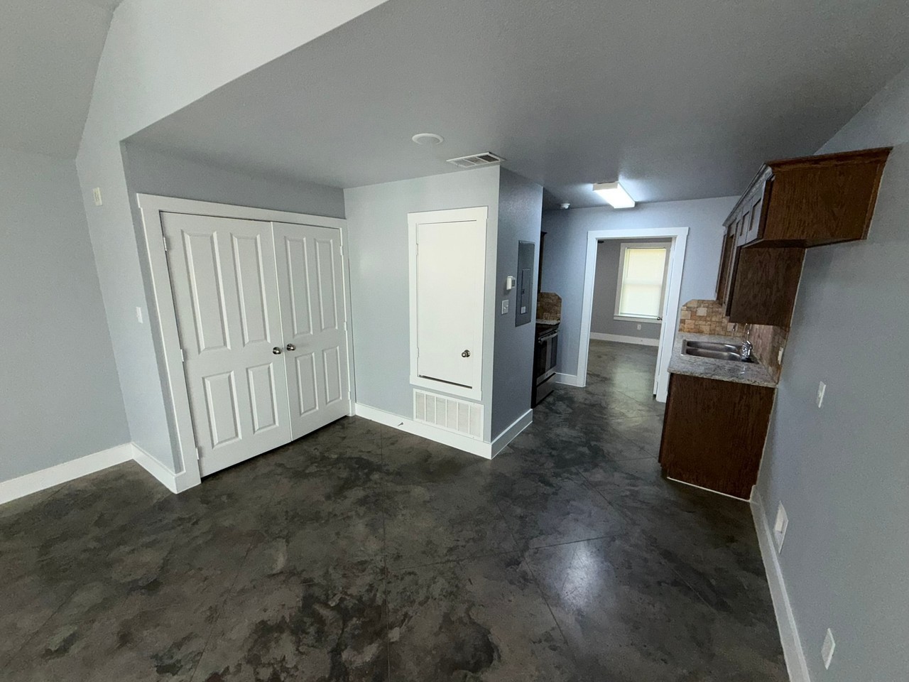 1014 South 10th Street - Photo 5 of 9