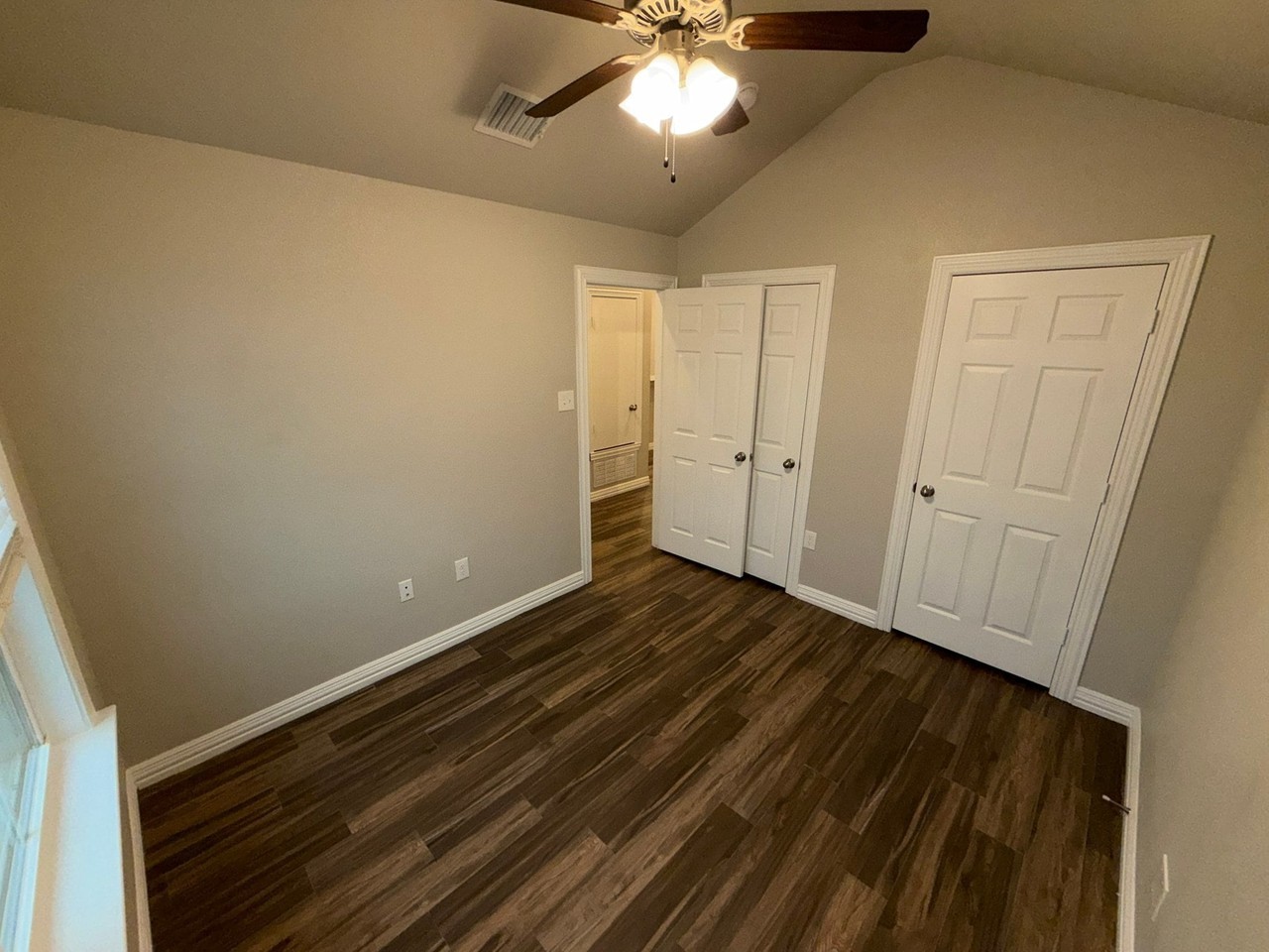 810 United Dr - Photo 3 of 17
