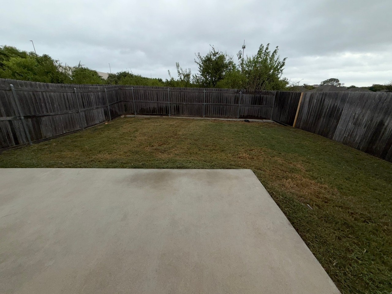 810 United Dr - Photo 4 of 17