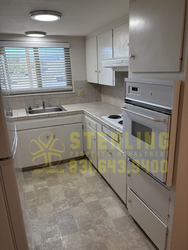 1043 Fifth St - Monterey - Photo 7 of 24
