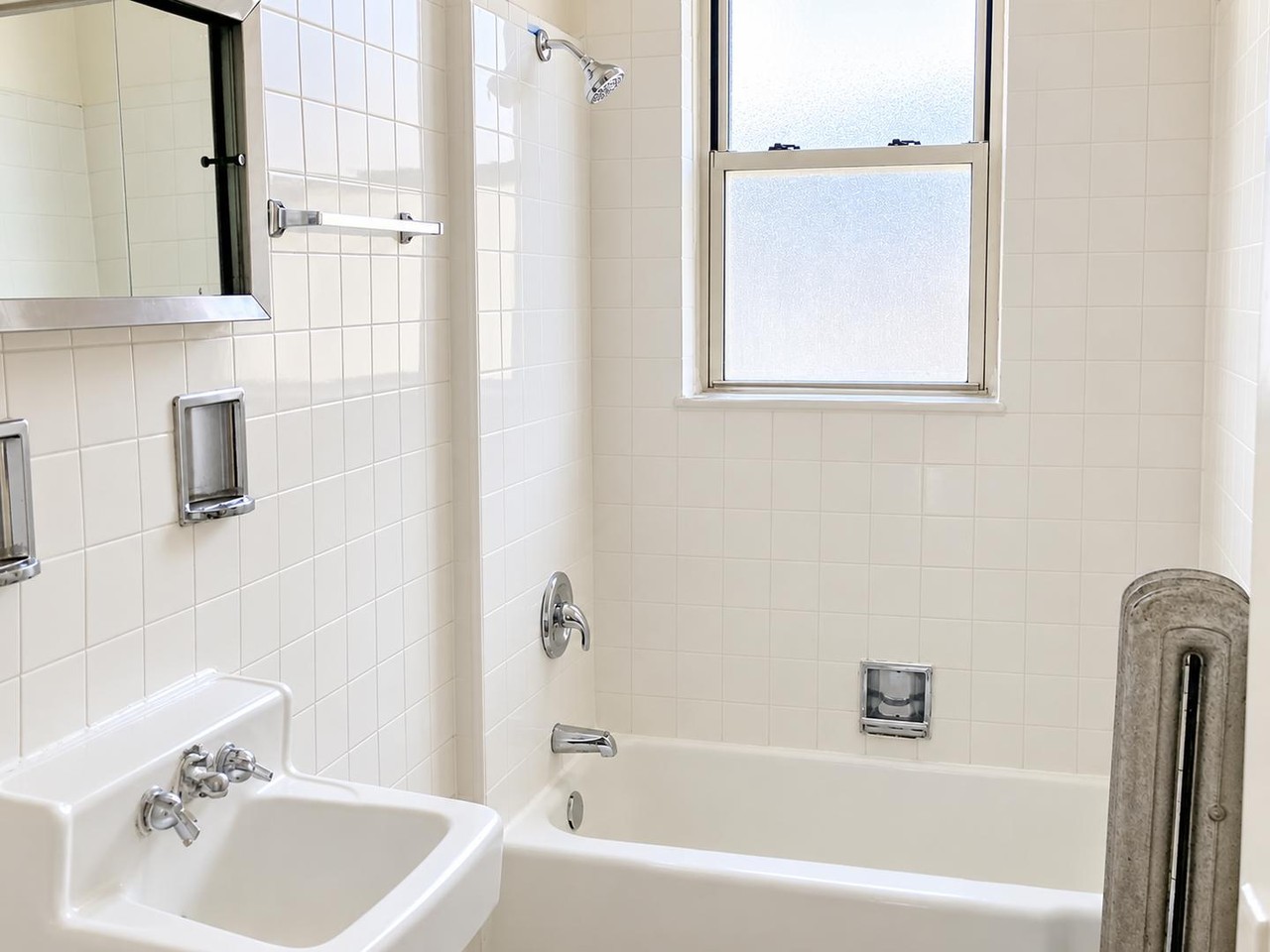 5111 N Winchester Ave #3 - Photo 5 of 6