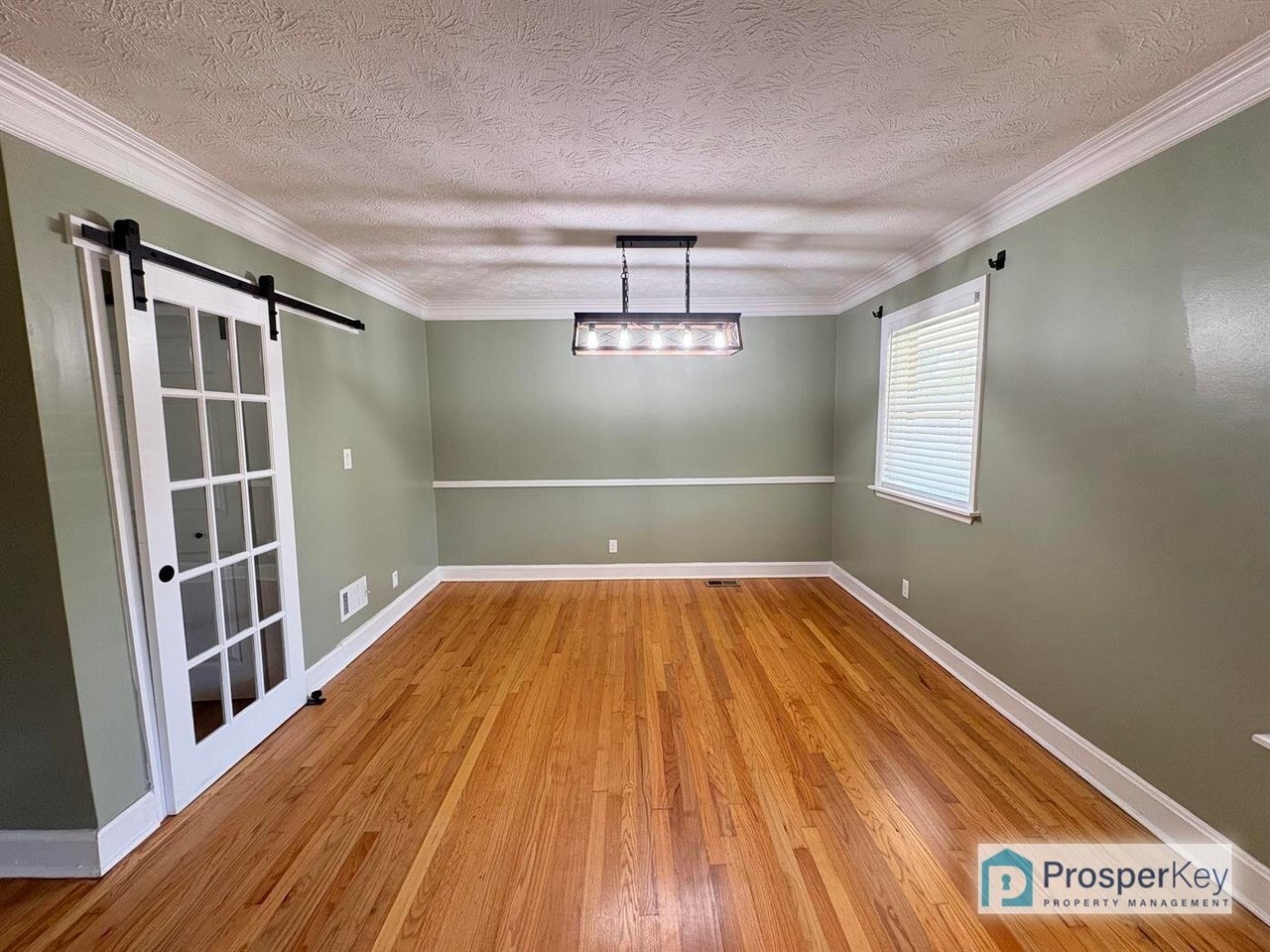1312 Glenwood Rd - Photo 3 of 15
