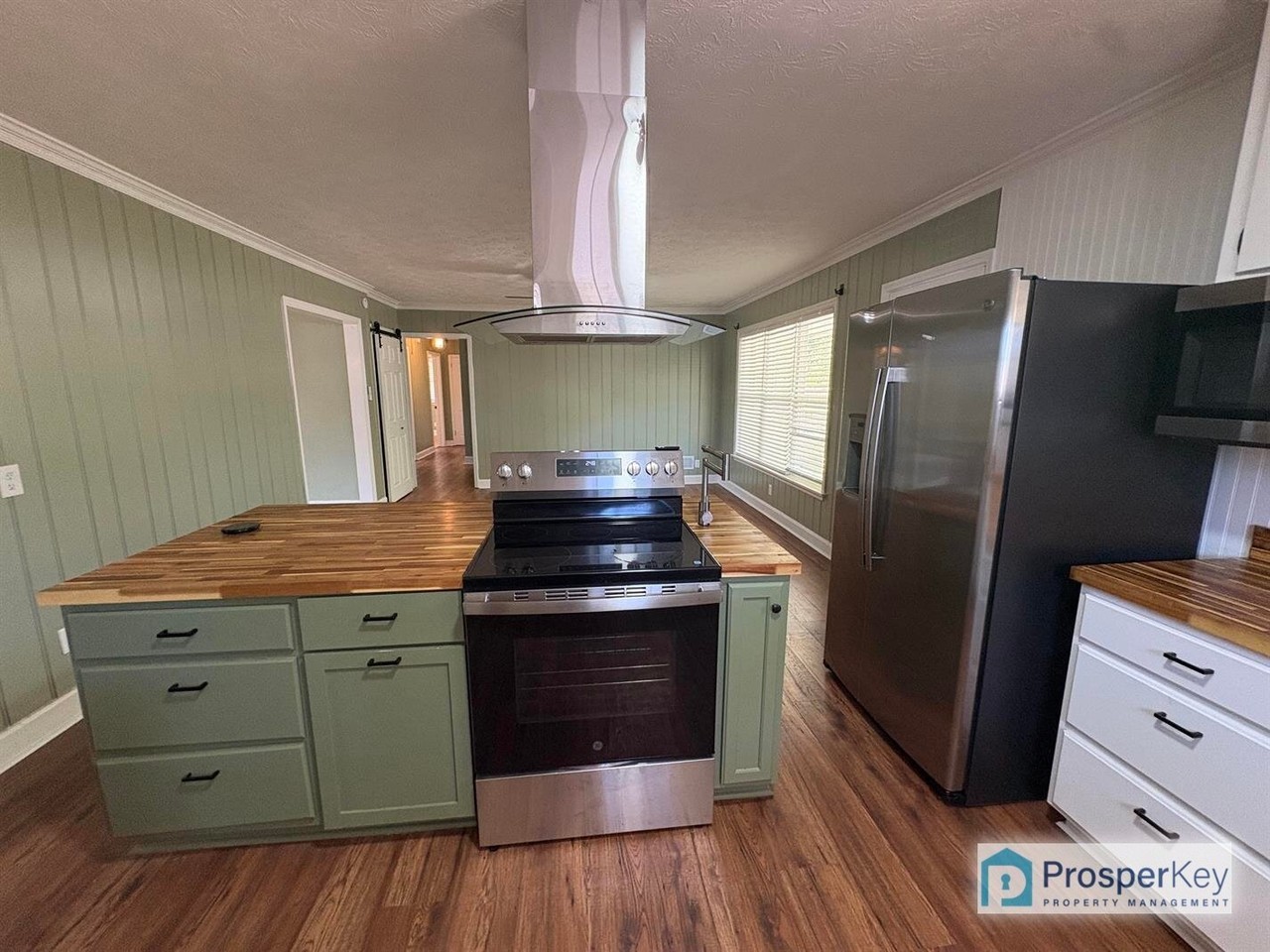 1312 Glenwood Rd - Photo 4 of 15