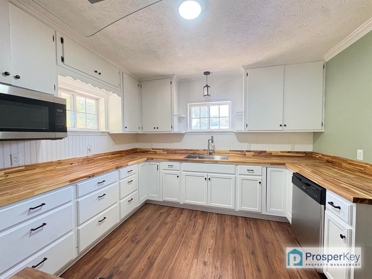 1312 Glenwood Rd - Photo 5 of 15