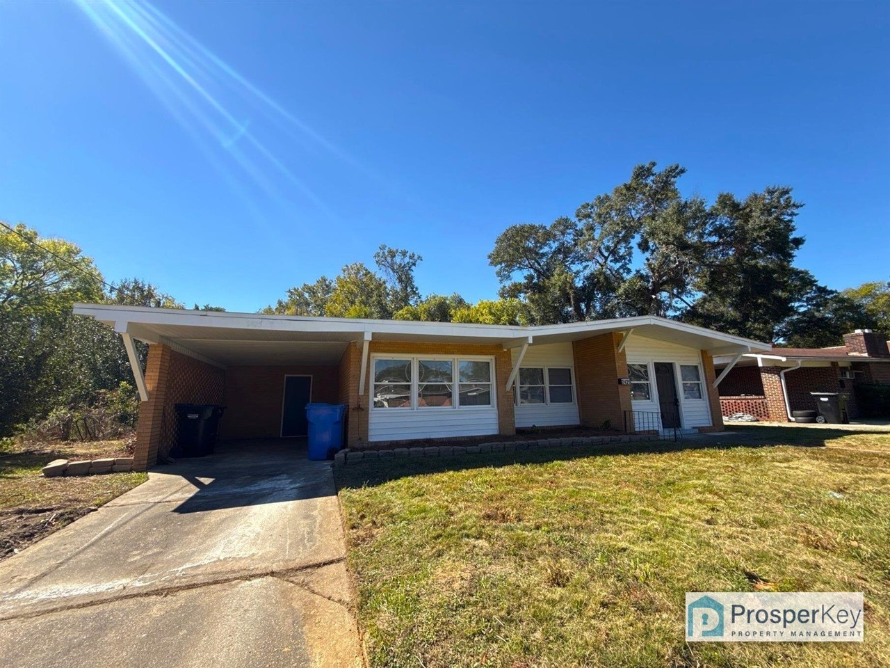 2425 Cindy Dr - Photo 2 of 16