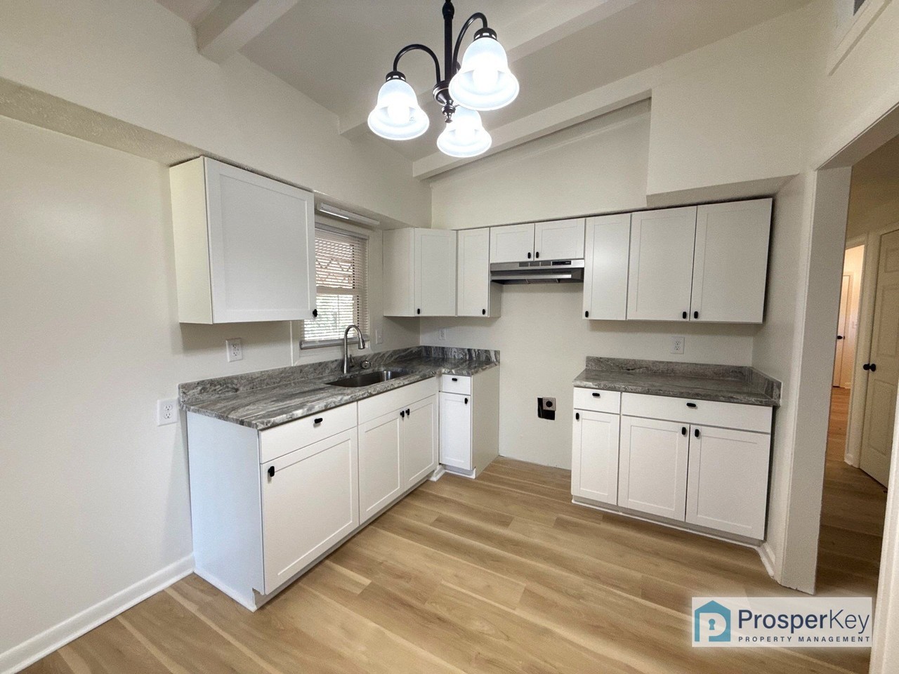 2425 Cindy Dr - Photo 5 of 16