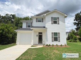 featured image of 215 W Chappell St
