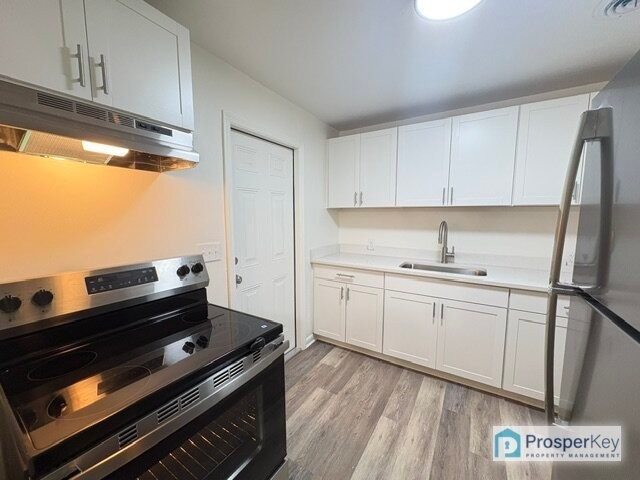 4704 Estonia St - Photo 7 of 19