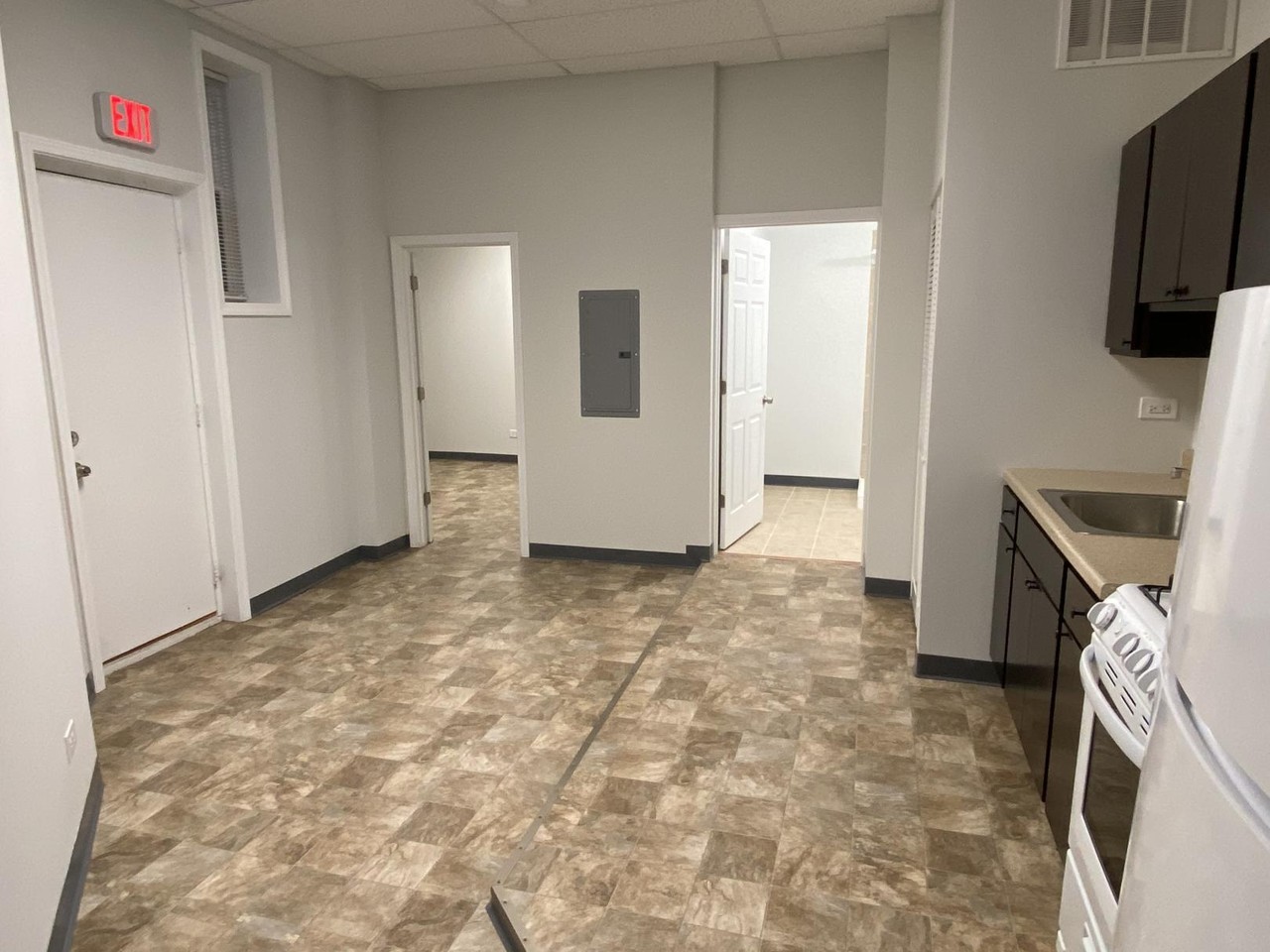 7600 N Paulina St #1 - Photo 2 of 15