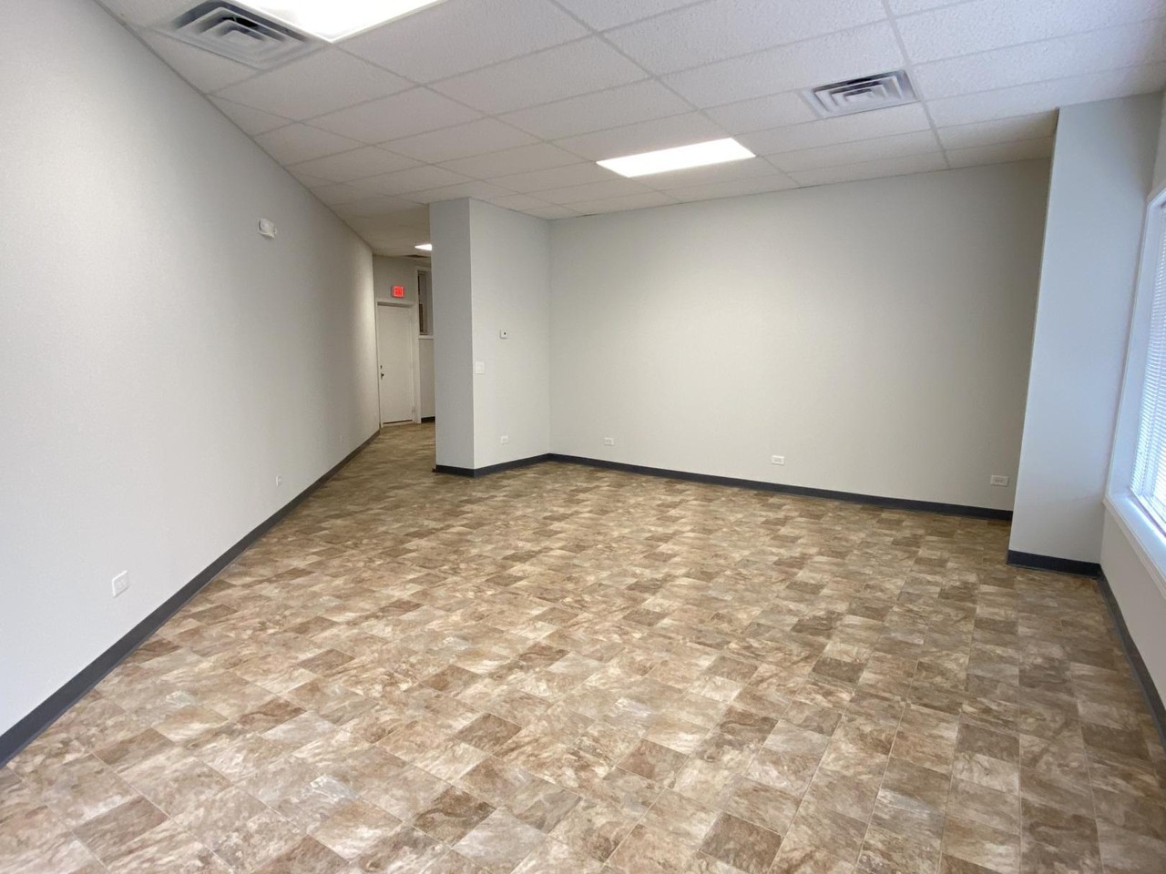 7600 N Paulina St #1 - Photo 4 of 15