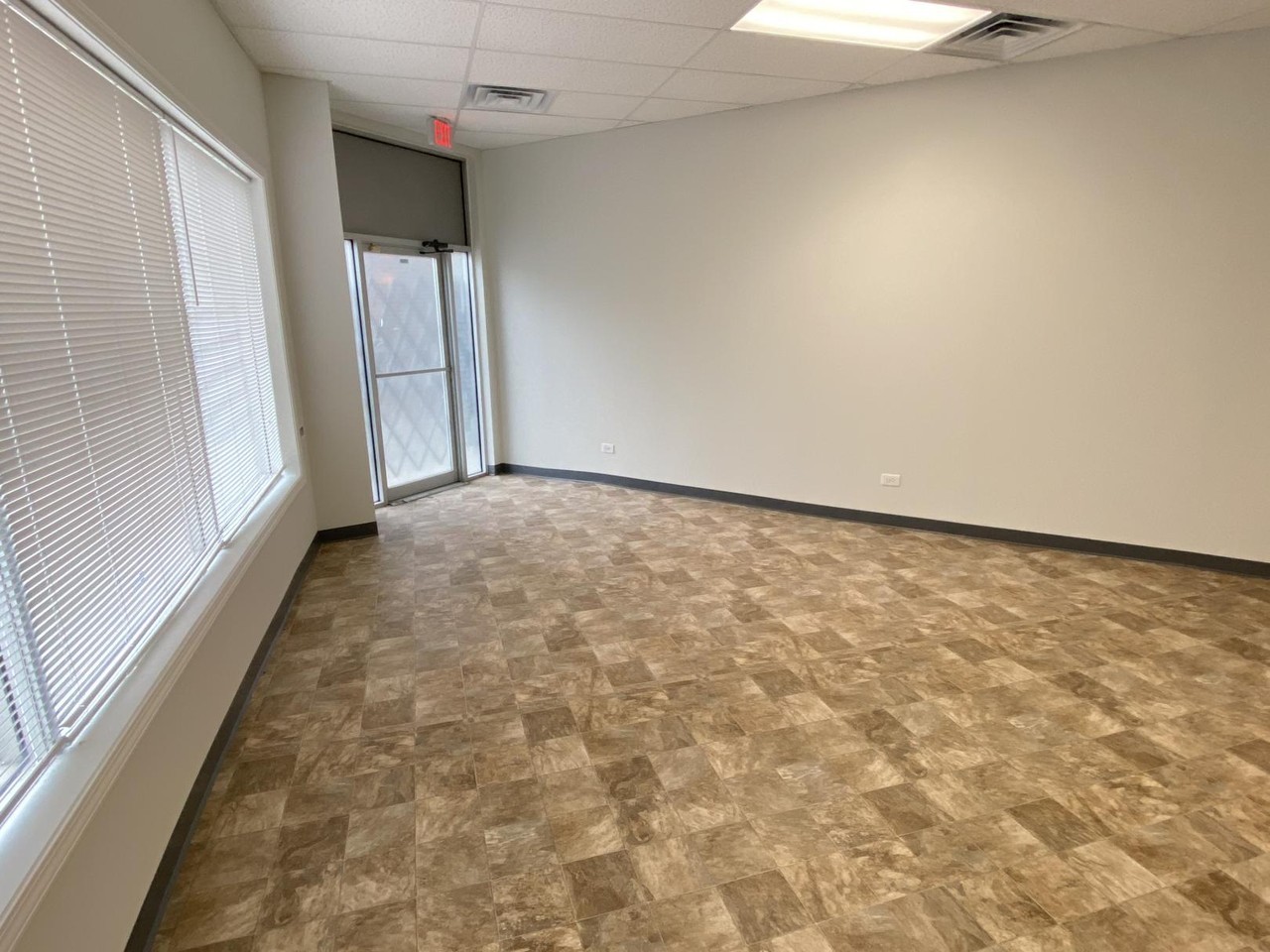 7600 N Paulina St #1 - Photo 6 of 15