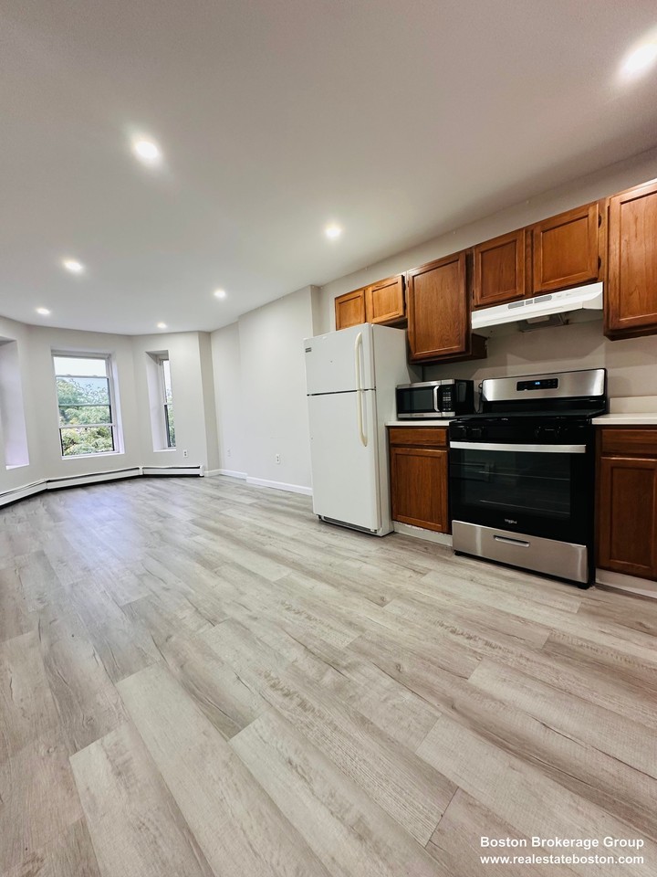 96 Hammond St. - Photo 2 of 5