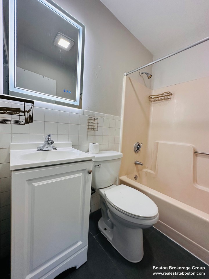 96 Hammond St. - Photo 5 of 5