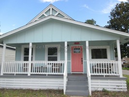 featured image of 717 W Wright St