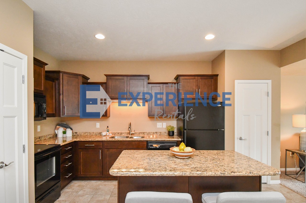 7446 S Louise Ave #306 - Photo 2 of 21