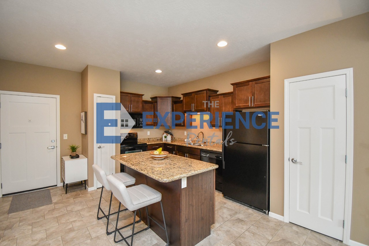 7446 S Louise Ave #306 - Photo 3 of 21