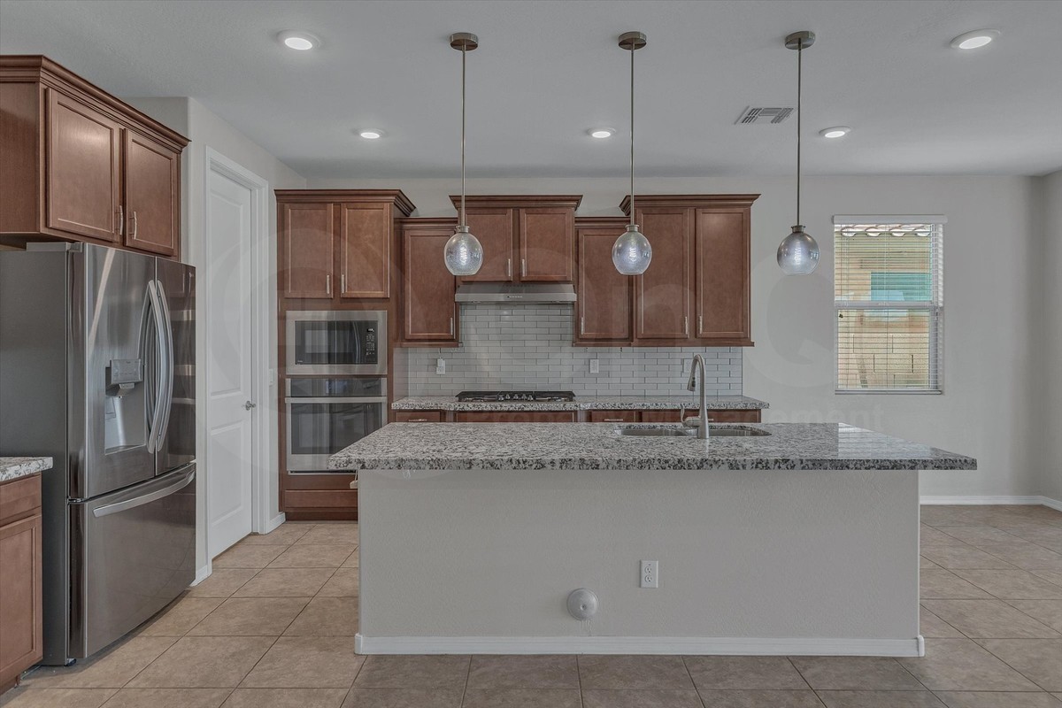10221 E Wavelength Ave - Photo 2 of 32
