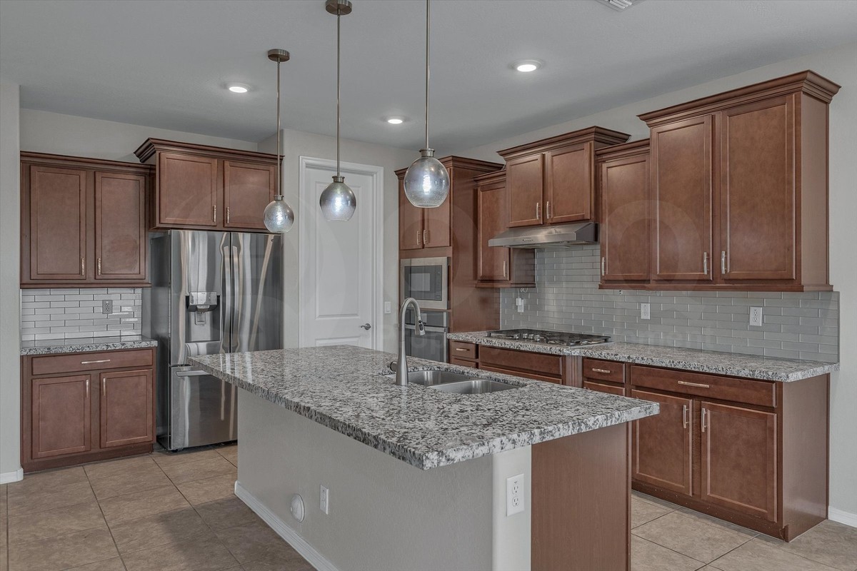 10221 E Wavelength Ave - Photo 4 of 32