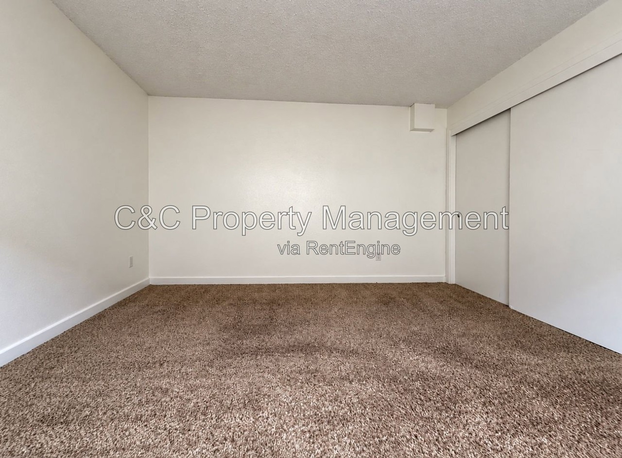 525 Madison St #B - Photo 6 of 9