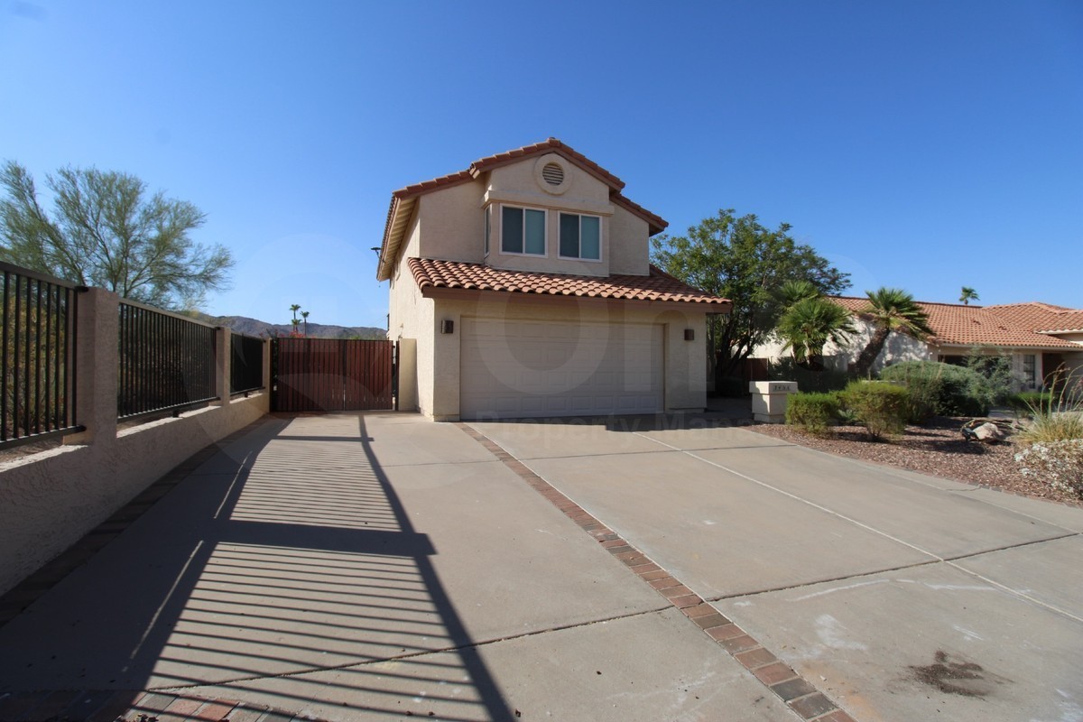3454 E Rockledge Rd - Photo 2 of 21