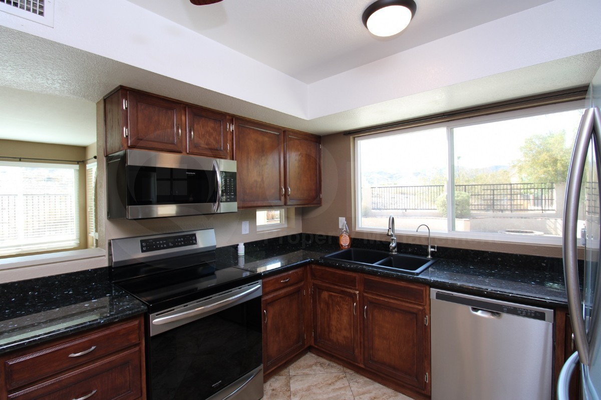 3454 E Rockledge Rd - Photo 3 of 21