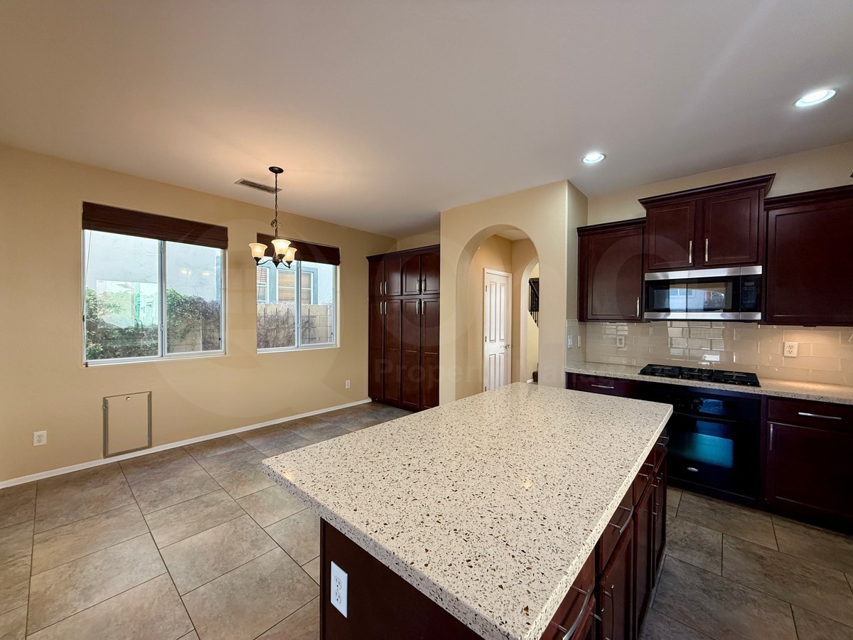 1141 W Dawn Dr - Photo 6 of 24