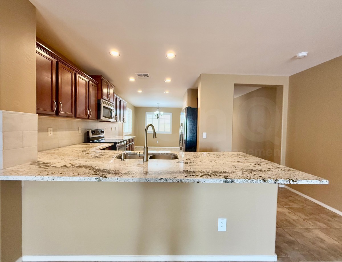 41912 W Avella Dr - Photo 5 of 28