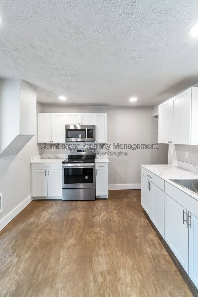 2229 E Boone Ave #B - Photo 4 of 20