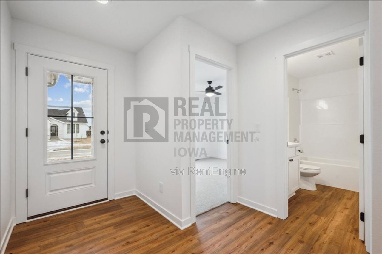 4608 Nw 17th St - Photo 2 of 28