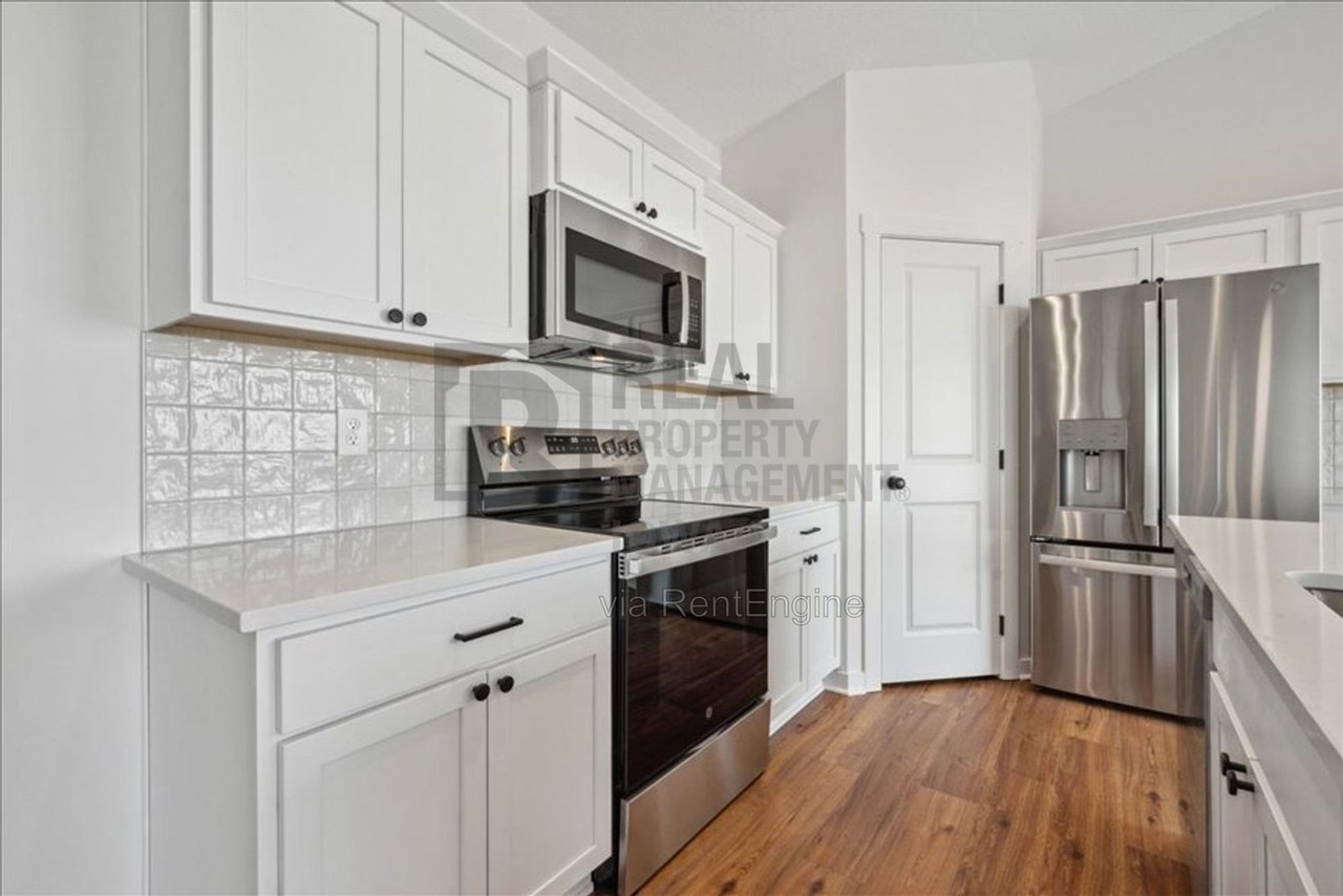 4608 Nw 17th St - Photo 5 of 28