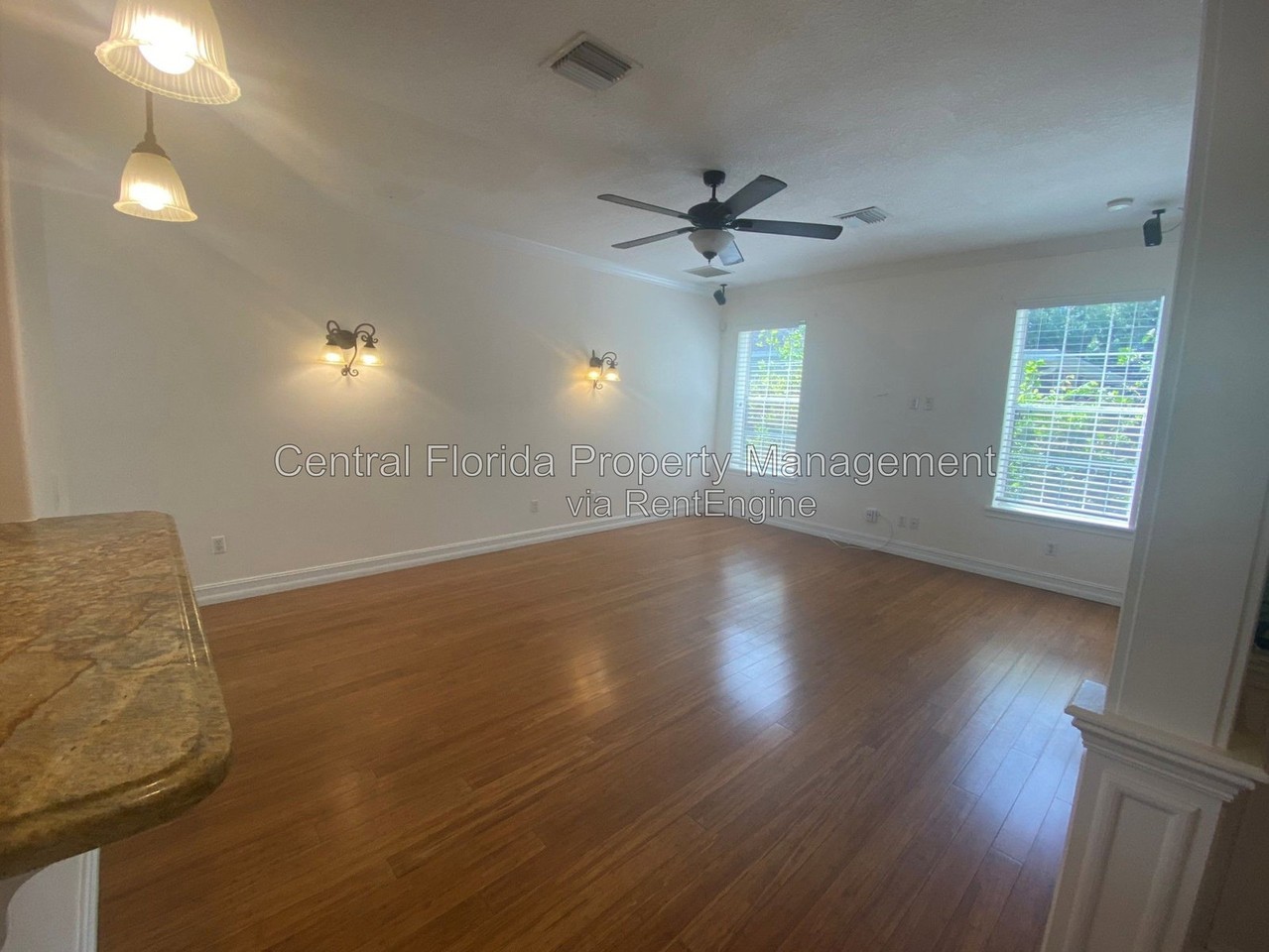 2605 E Jackson St - Photo 3 of 20