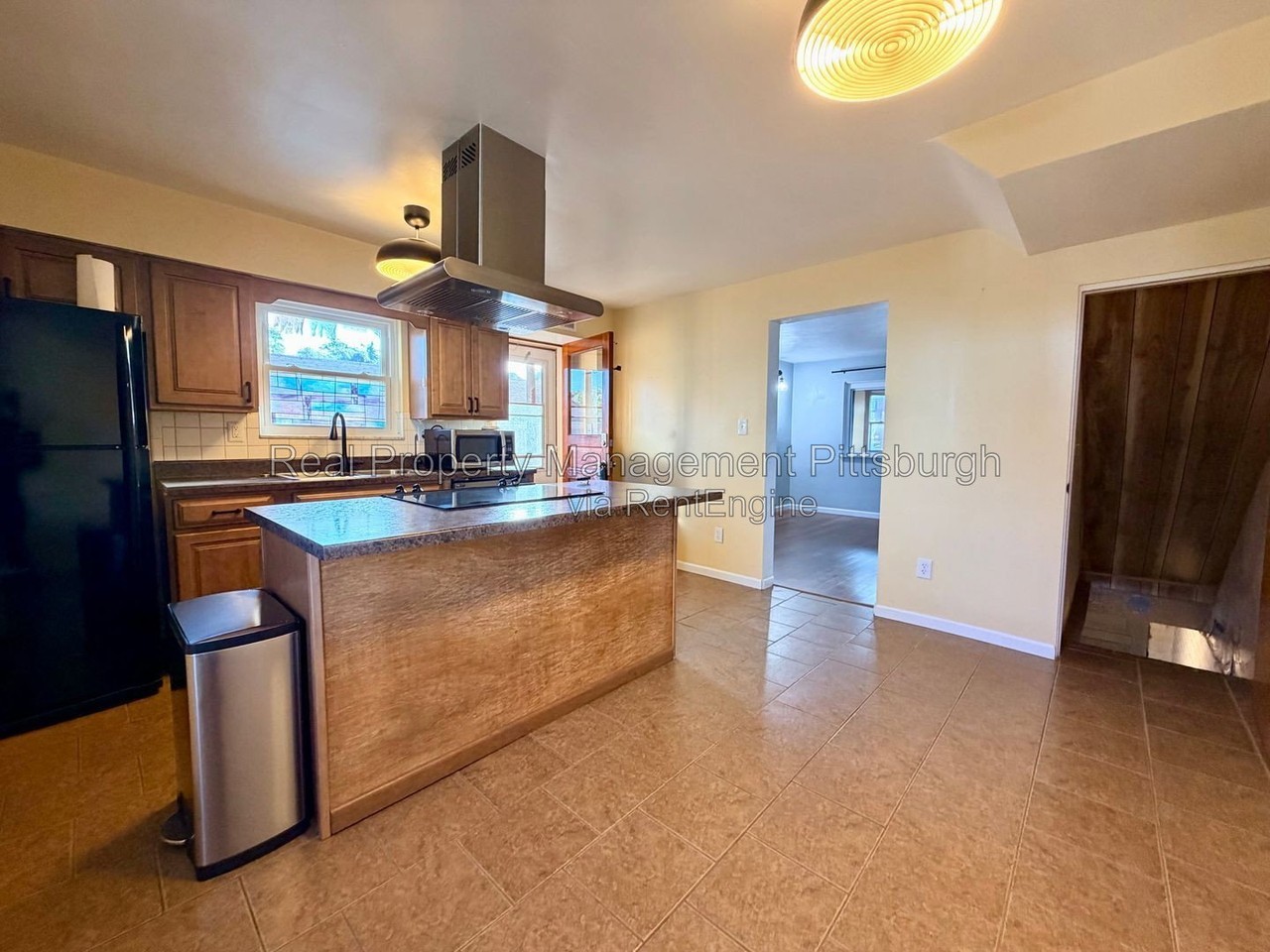 217 Ilion St - Photo 5 of 17