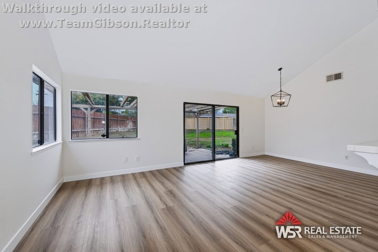 1874 N Sage Ave - Photo 2 of 18