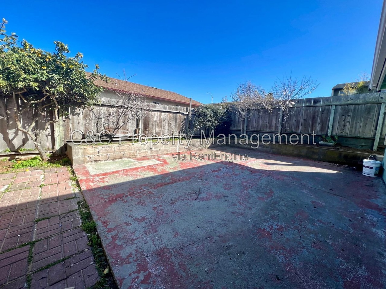 1744 Kenneth St #B - Photo 6 of 6