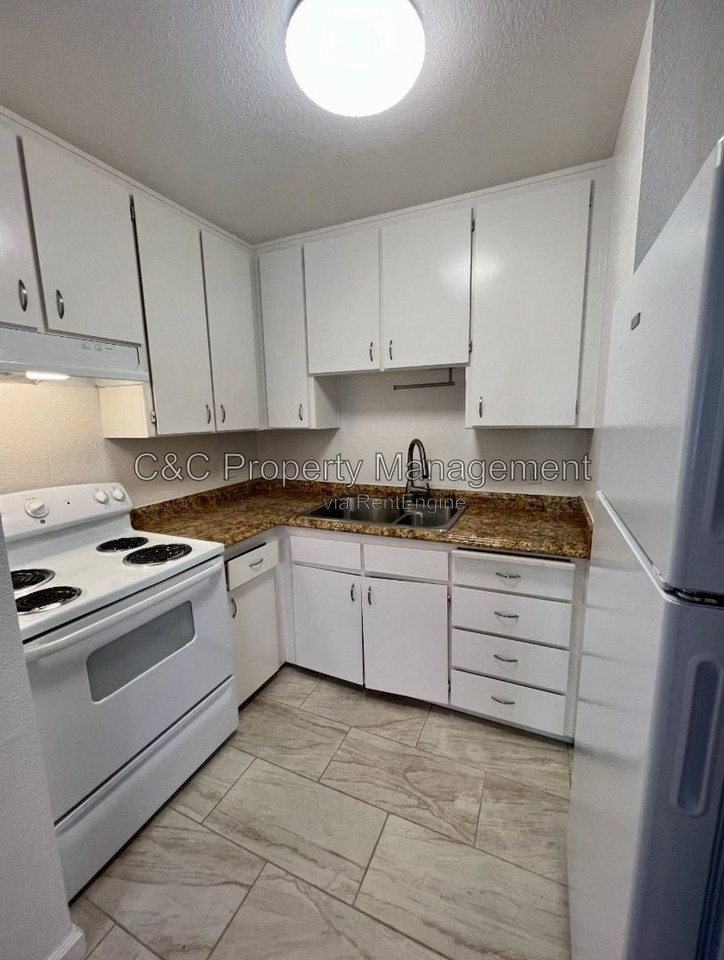 3270 Del Monte Blvd #67 - Photo 2 of 8