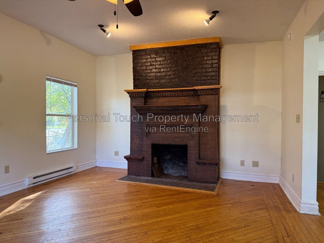 411 4th Ave S #1 - Photo 4 of 39