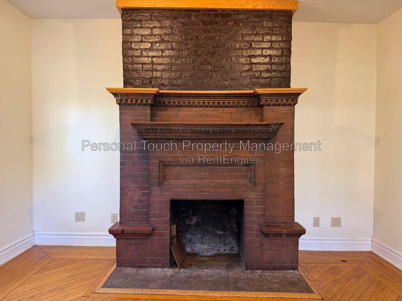 411 4th Ave S #1 - Photo 5 of 39