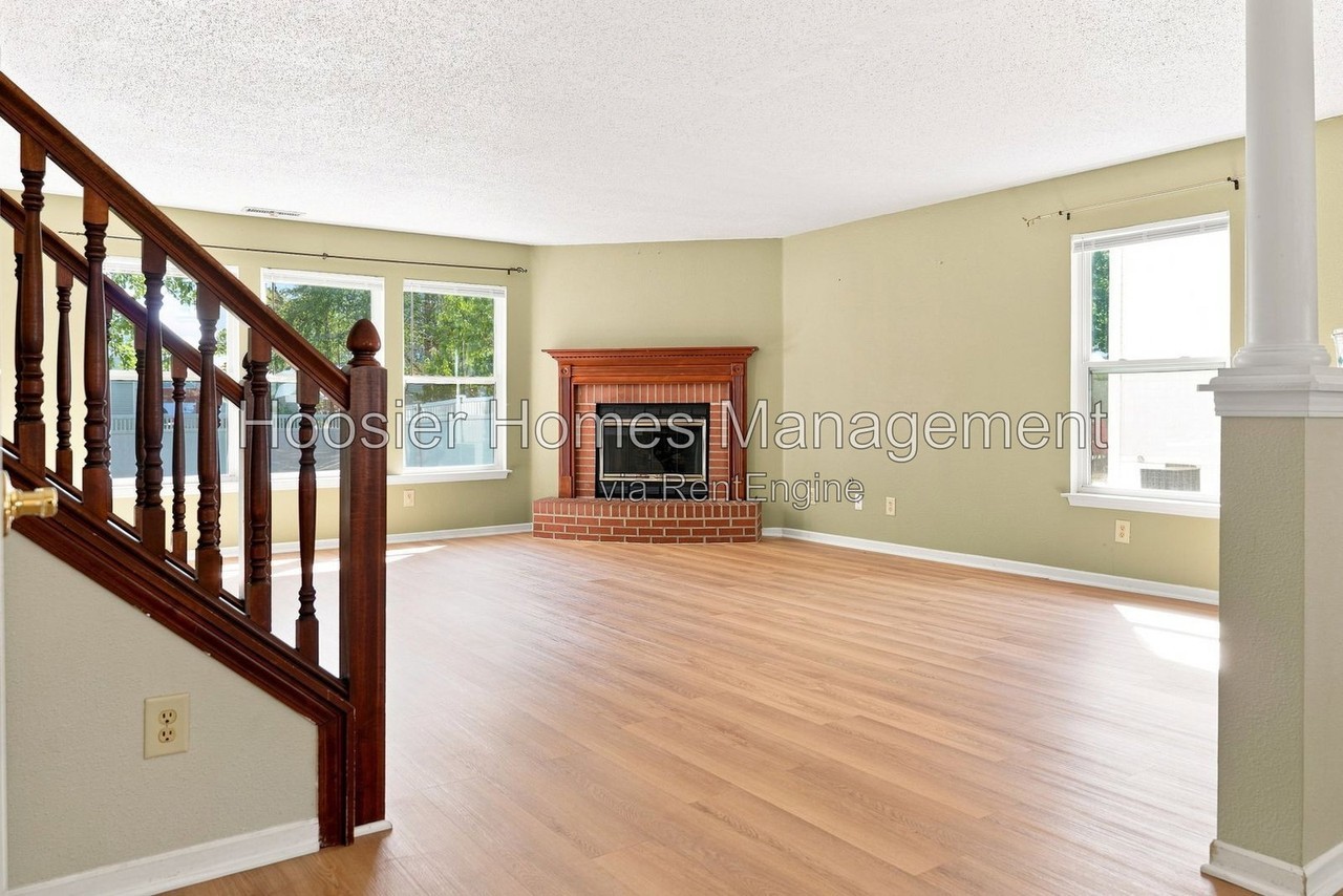 10403 Bicknell Cir - Photo 2 of 25